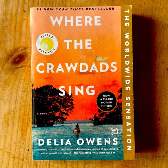 “Where the crawdads sing” by Delia Owens - Picture 1 of 2